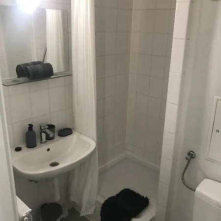 شقة Roland Westnd